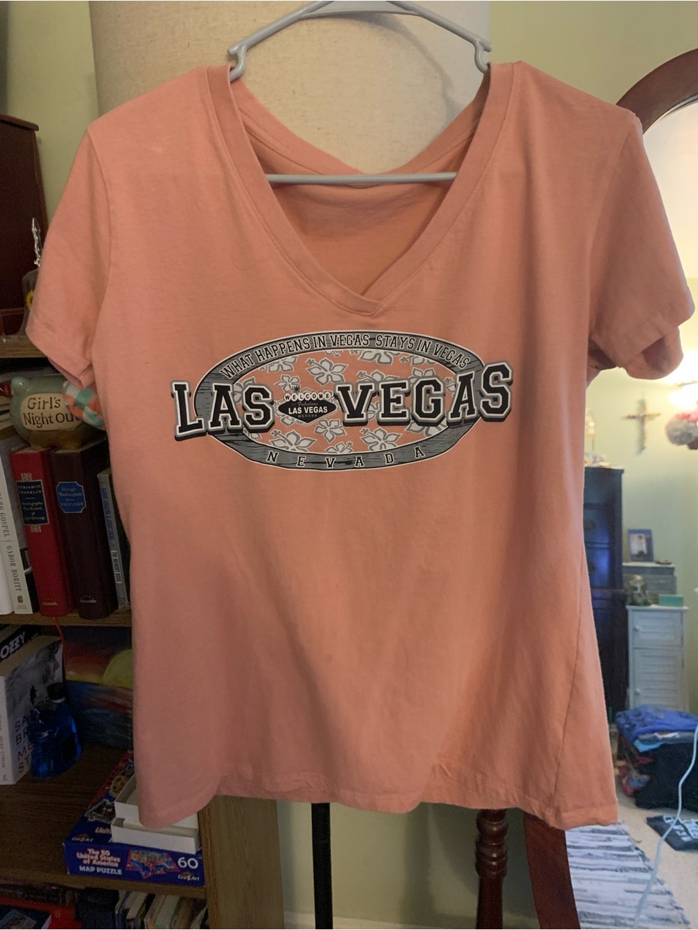 Las Vegas Graphic V-Neck Tee - Pink